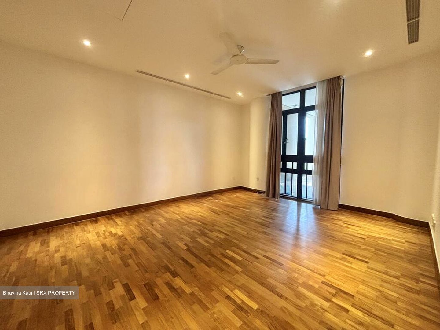 The Colonnade (D10), Condominium #584532511